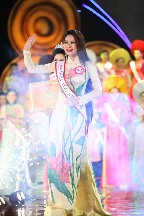 Hình ảnh đêm chung kết Hoa hậu Dân tộc 2013  - ảnh 3